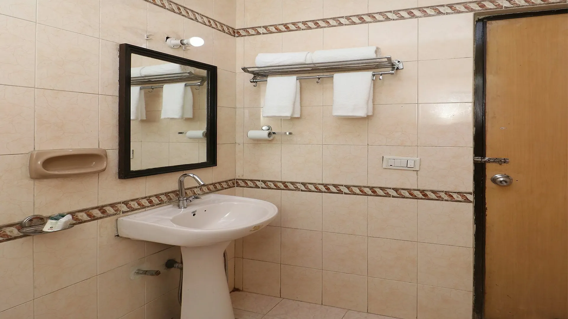 Oyo 12311 Hotel Annus Holidays Gurgaon