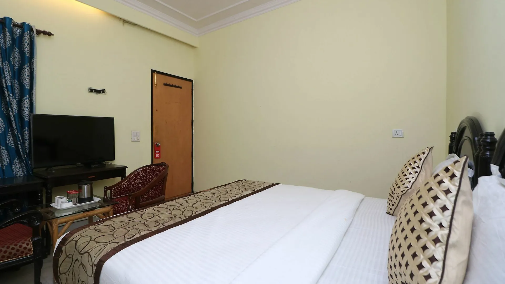 Oyo 12311 Hotel Annus Holidays Gurgaon